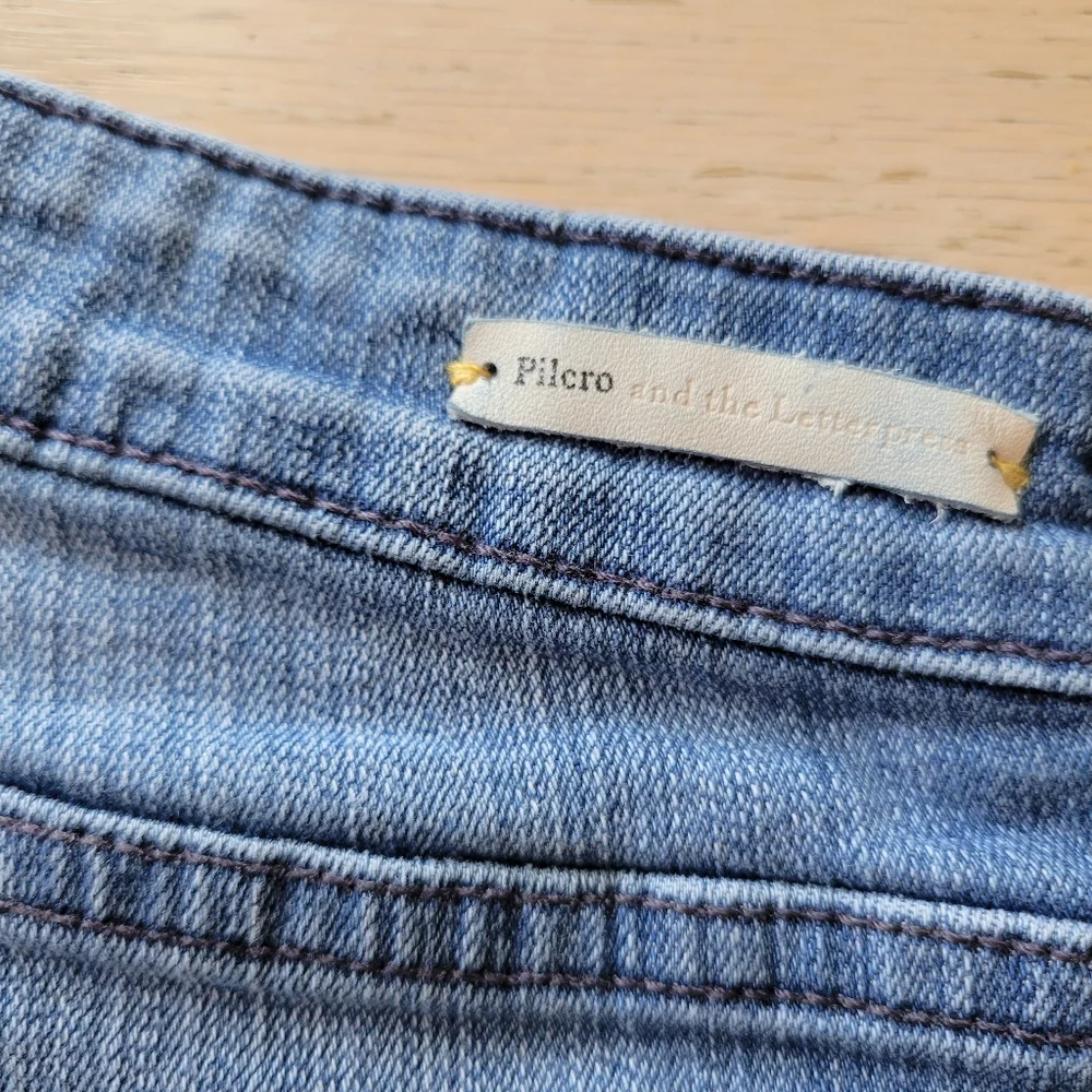 Pilcro and the Letterpress (Anthropologie) Jean shorts - Picture 4 of 12